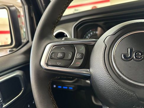 Used 2024 Jeep Wrangler High Altitude AWD/4WD image 18