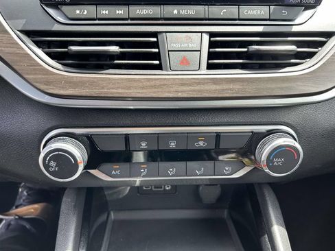 Used 2024 Nissan Altima 2.5 SV FWD image 22