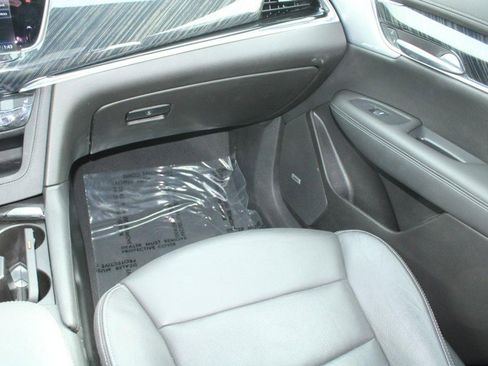 Used 2023 Cadillac XT6 Premium Luxury w/ Technology Package image 17