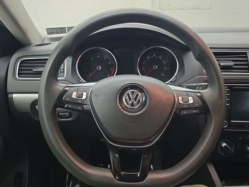 Used 2016 Volkswagen Jetta SE FWD image 15