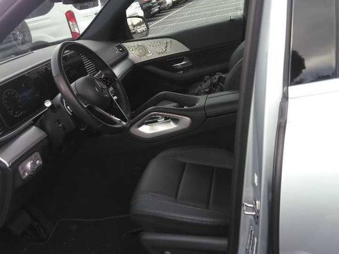 Used 2025 Mercedes-Benz GLS 450 GLS 450 image 3
