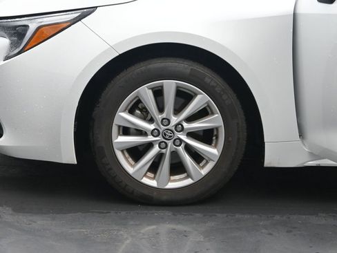 Used 2023 Toyota Corolla SE w/ SE Premium Package image 34