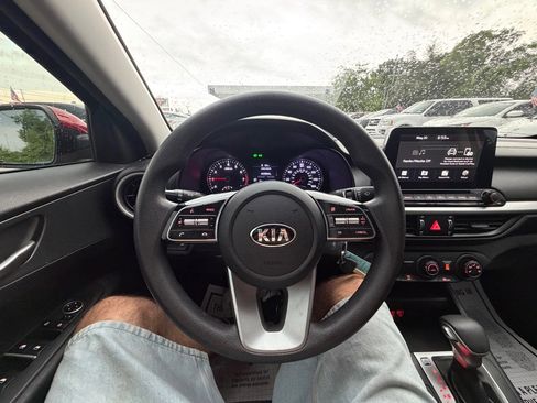 Used 2021 Kia Forte LXS FWD image 12