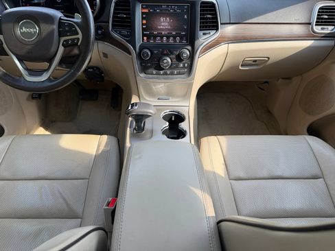Used 2014 Jeep Grand Cherokee Overland w/ Advanced Technology Group AWD/4WD image 20