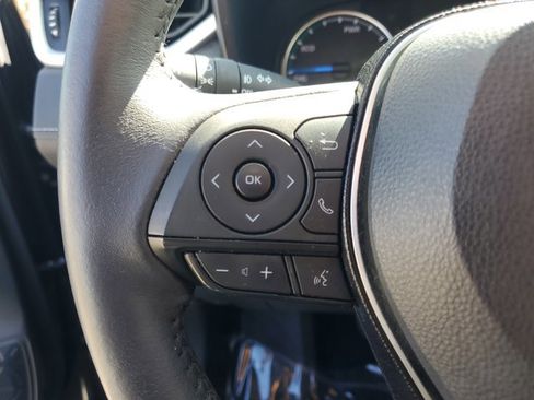 Used 2021 Toyota RAV4 XLE Premium image 22