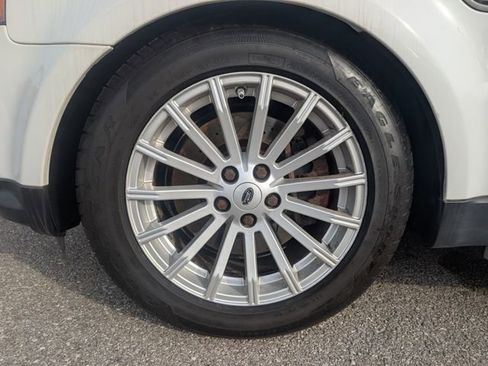 Used 2011 Land Rover Range Rover Sport HSE image 27