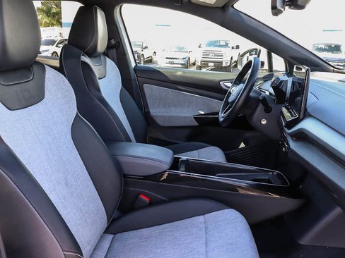 Used 2023 Volkswagen ID.4 Pro image 18