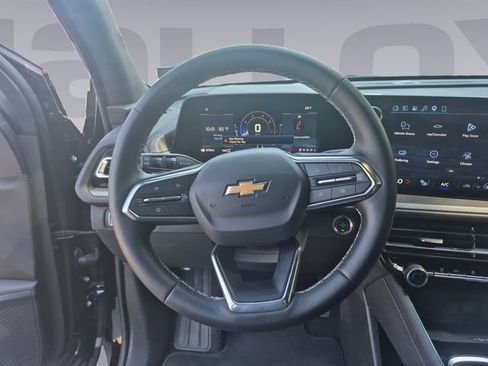 Certified 2026 Chevrolet Traverse LT AWD/4WD image 13