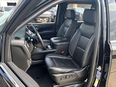 Used 2024 Chevrolet Suburban LT image 8