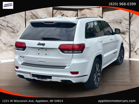 Used 2018 Jeep Grand Cherokee Overland AWD/4WD image 7
