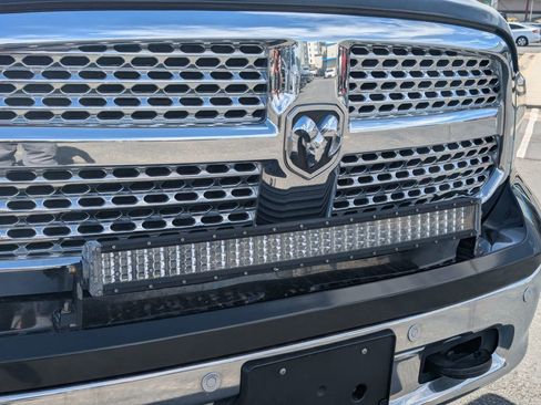 Used 2017 RAM 1500 Laramie w/ Convenience Group AWD/4WD image 12