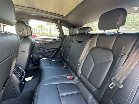 Used 2026 Porsche Macan AWD/4WD image 38