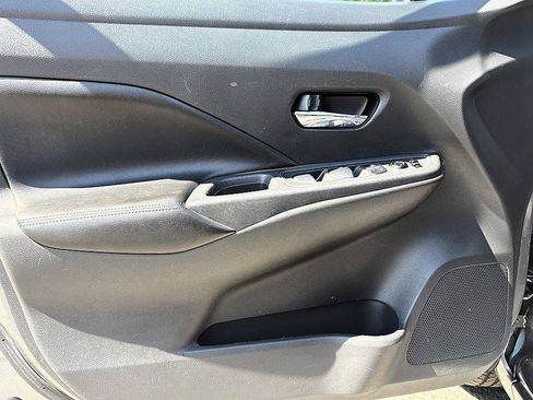 Used 2020 Nissan Versa SV FWD image 16