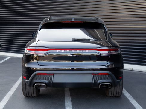 Certified 2026 Porsche Macan AWD/4WD image 6