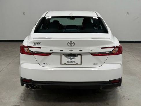 Used 2025 Toyota Camry SE image 10