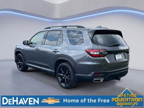 Used 2025 Honda Pilot Black Edition image 4