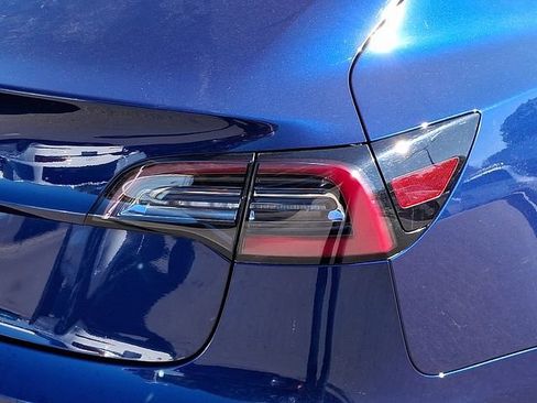 Used 2023 Tesla Model 3 Standard Range image 12