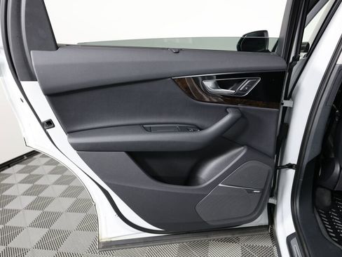 Used 2018 Audi Q7 3.0T Prestige w/ Prestige Package image 17