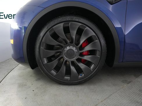 Used 2024 Tesla Model Y Performance AWD/4WD image 19