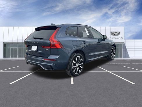 Used 2024 Volvo XC60 B5 Plus image 8
