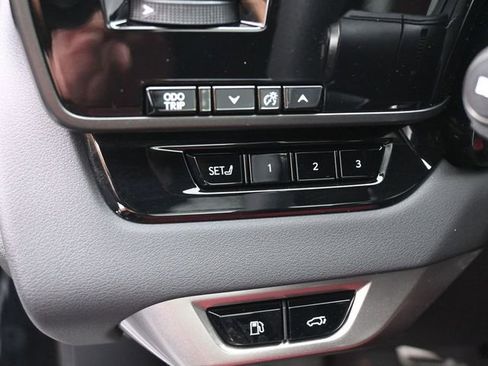 Used 2025 Lexus RX 500h F Sport w/ Convenience Package image 21