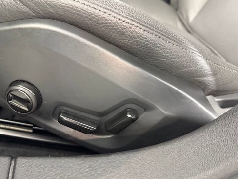 Used 2025 Volvo V60 B5 Cross Country Plus image 26