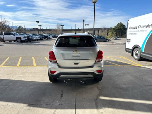 Used 2018 Chevrolet Trax LT w/ LT Convenience Package image 5