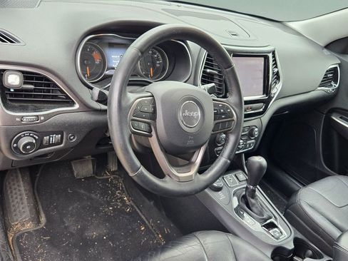Used 2019 Jeep Cherokee Limited image 10
