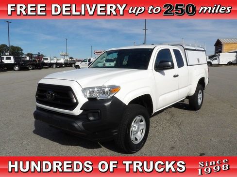 Used 2021 Toyota Tacoma SR image 1