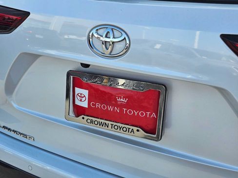 Used 2023 Toyota Highlander Limited FWD image 14