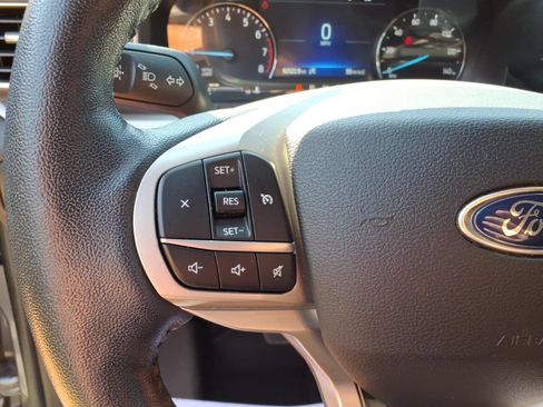 Used 2021 Ford Explorer XLT w/ Equipment Group 202A AWD/4WD image 23