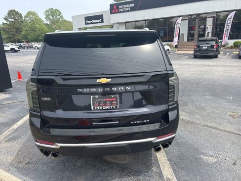 Used 2025 Chevrolet Suburban Premier RWD image 6
