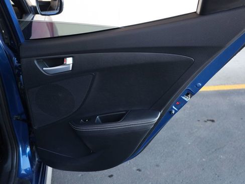 Used 2016 Hyundai Veloster Turbo image 16