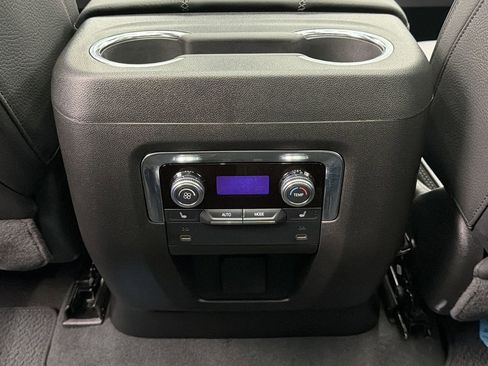 Used 2026 GMC Yukon Denali w/ Sun & Power Step Package AWD/4WD image 36