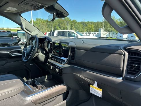 New 2026 Chevrolet Silverado 3500 LTZ w/ LTZ Premium Package AWD/4WD image 17