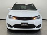 Certified 2018 Chrysler Pacifica Touring-L w/ Premium Audio Group image 2