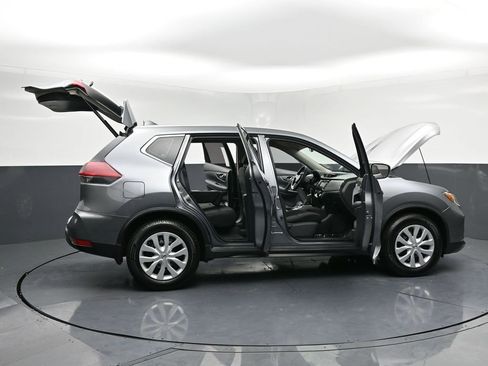 Used 2018 Nissan Rogue S image 35