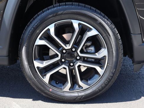 Used 2022 Jeep Compass Limited image 41