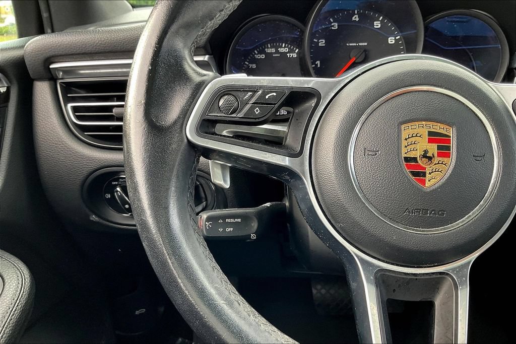Used 2020 Porsche Macan AWD/4WD image 11
