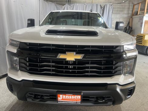 Used 2025 Chevrolet Silverado 2500 W/T w/ WT Convenience Package AWD/4WD image 3