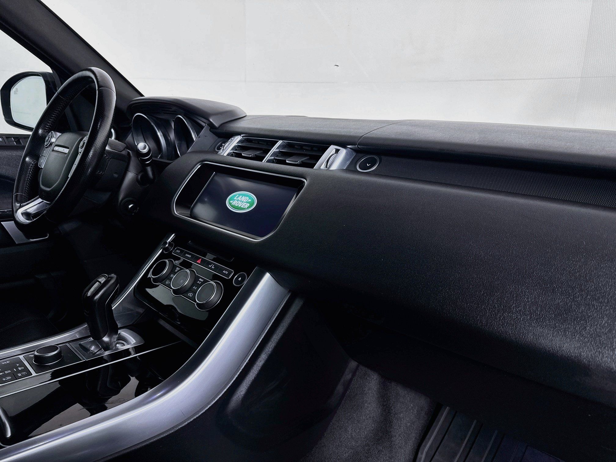 Used 2017 Land Rover Range Rover Sport HSE AWD/4WD image 28