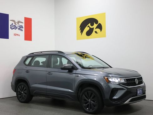 Used 2023 Volkswagen Taos S FWD image 1