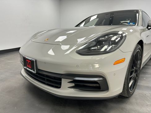 Used 2018 Porsche Panamera 4S image 22