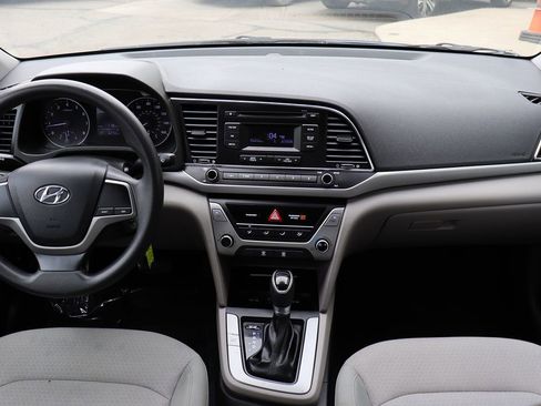 Used 2017 Hyundai Elantra SE FWD image 32