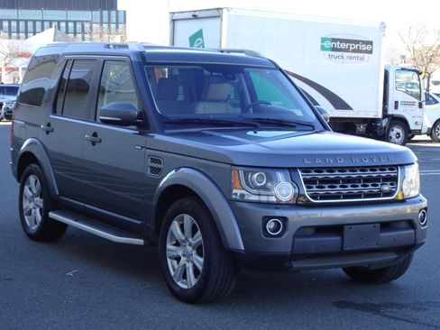 Used 2016 Land Rover LR4 HSE image 3