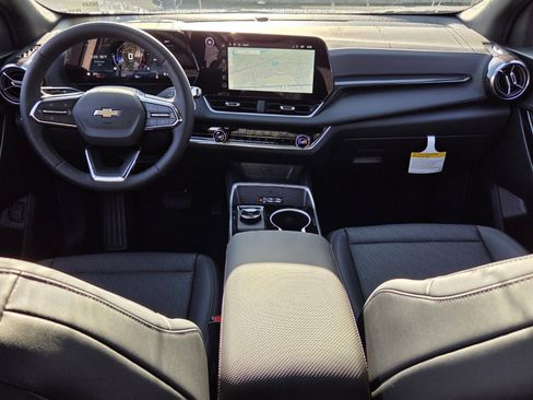 New 2026 Chevrolet Equinox LT w/ Convenience Package II FWD image 19