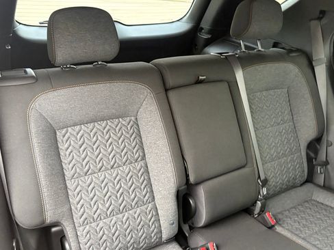 Used 2023 Chevrolet Equinox LT image 39