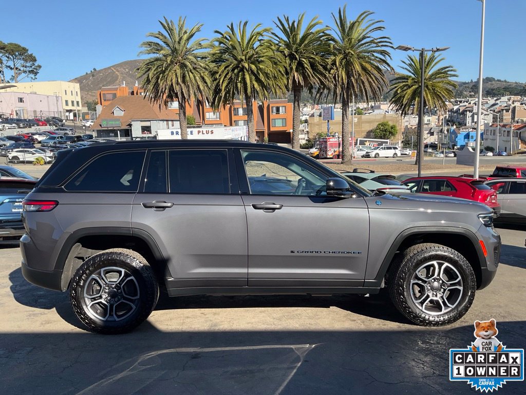 Used 2023 Jeep Grand Cherokee Trailhawk w/ Advanced Protech Group II AWD/4WD image 3