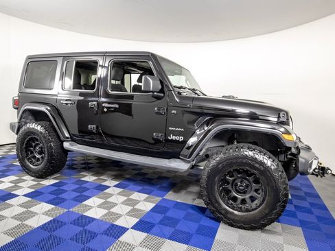 Used 2019 Jeep Wrangler Unlimited Sahara AWD/4WD image 3