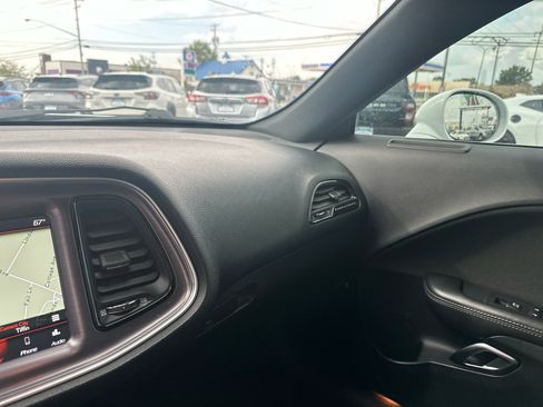 Used 2018 Dodge Challenger R/T w/ Sound Group image 33